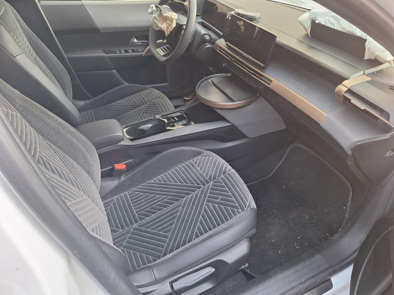 Lancia Ypsilon Hybrid e-DCT