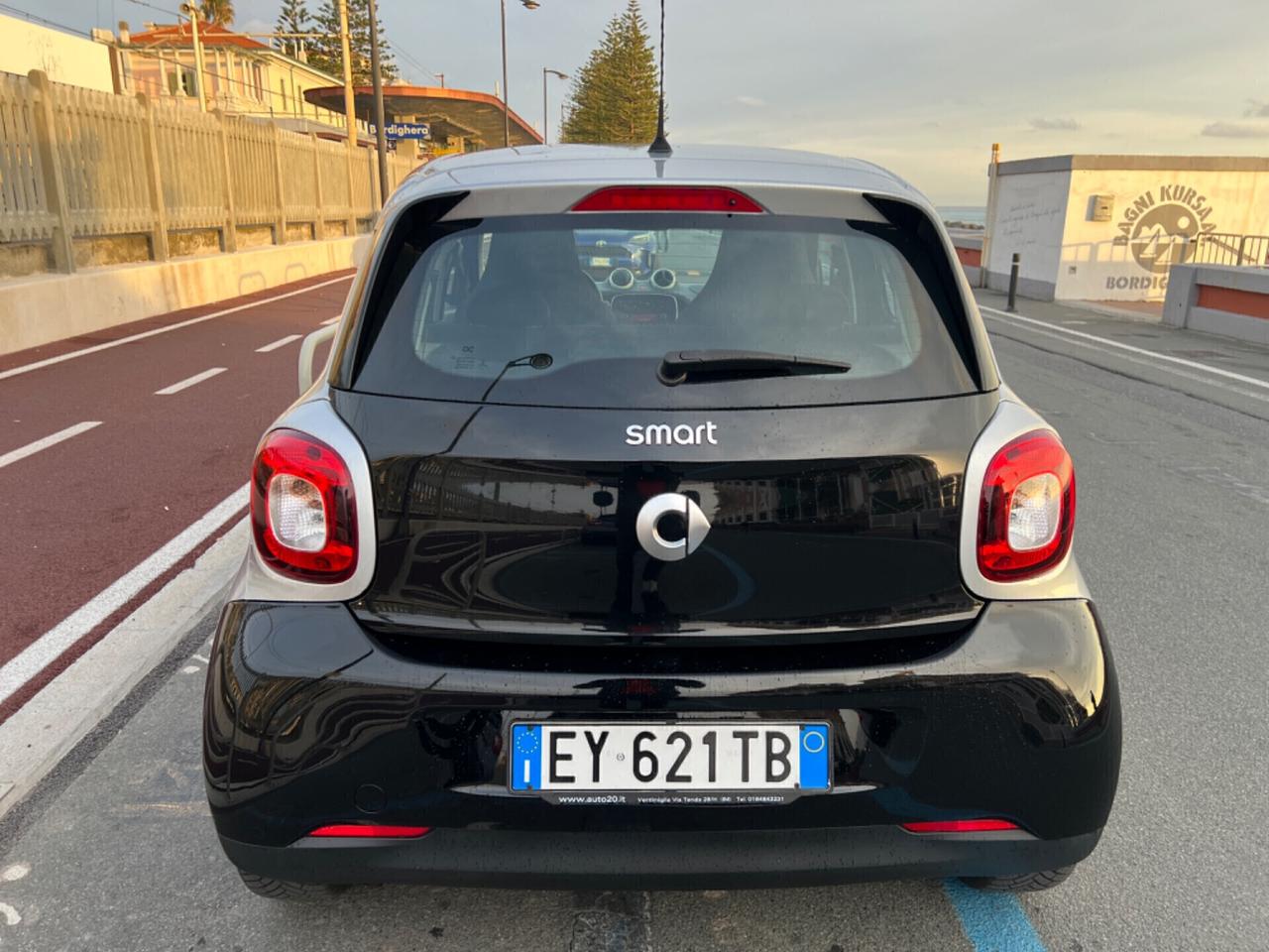 SMAR FORFOUR 70 1.0 AUTOMATICA NEOPATENTANTI