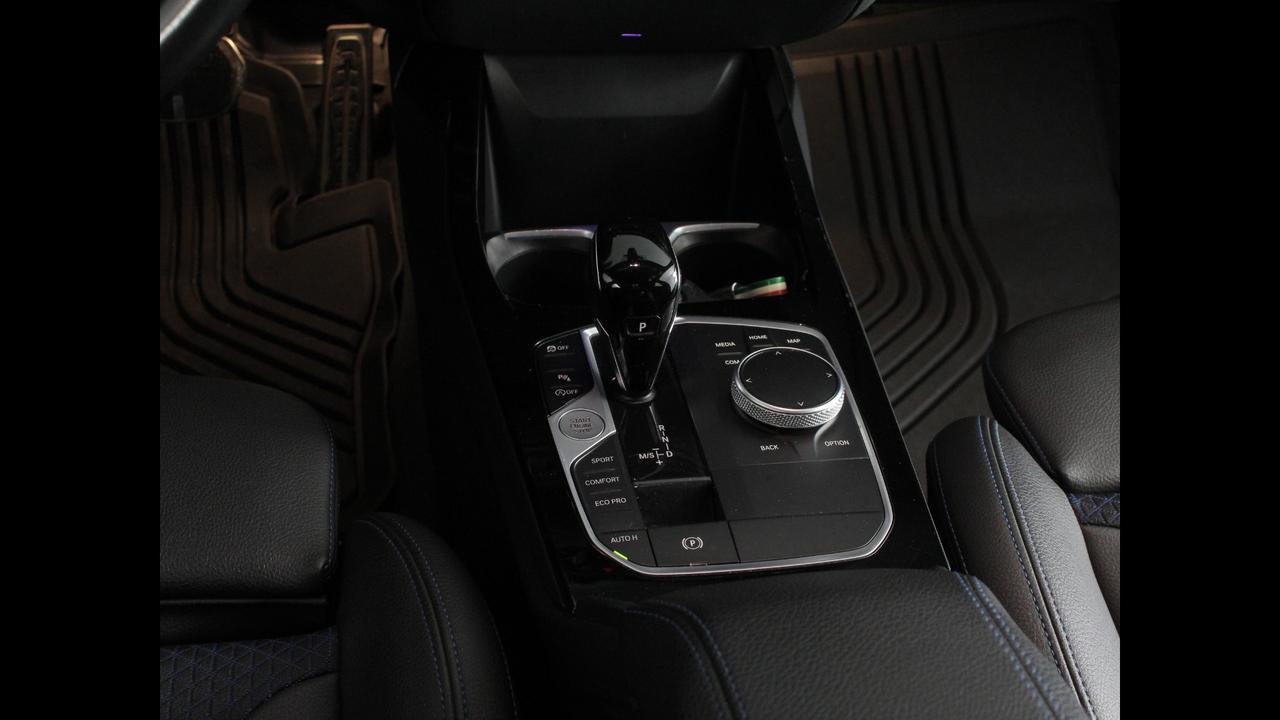 BMW Serie 1 F40 - 118d Sport auto