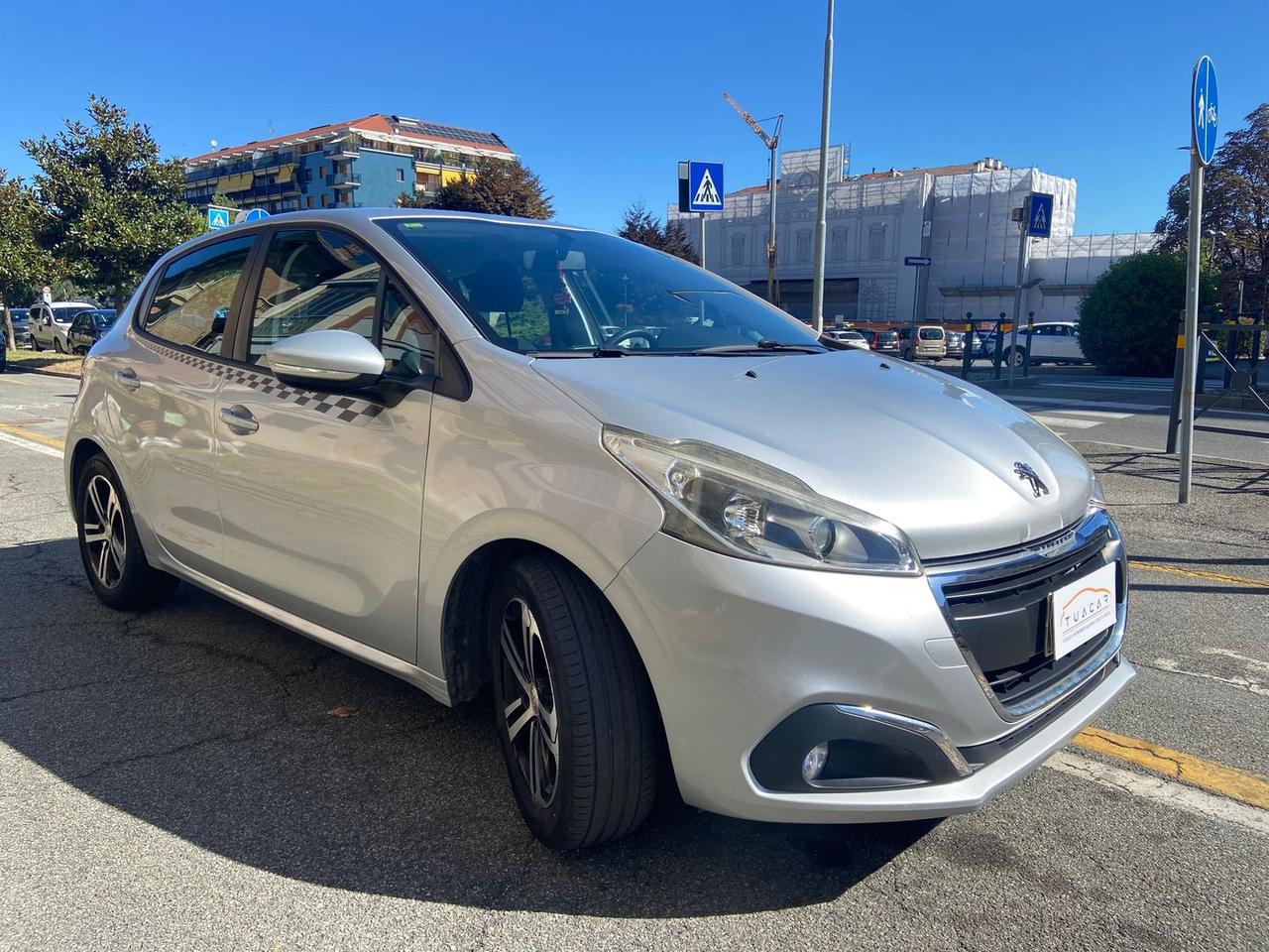 Peugeot 208 1.2 PureTech 82 Acti #6658