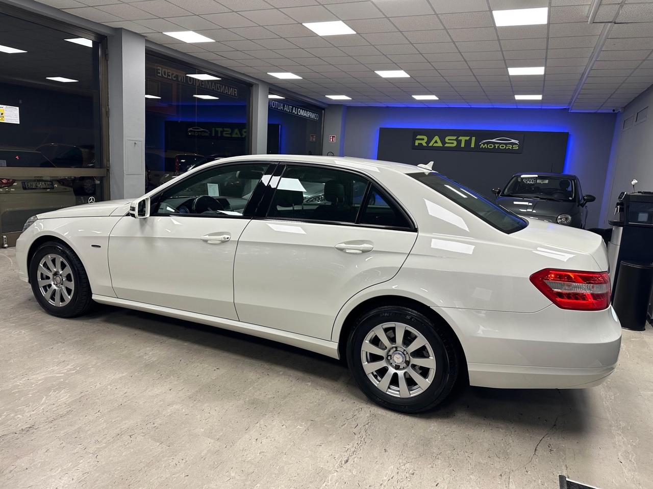 Mercedes-benz E 220 CDI BlueEFFICIENCY Executive