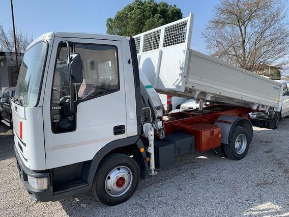 Camion Iveco eurocargo 75E15 gru e ribaltabile