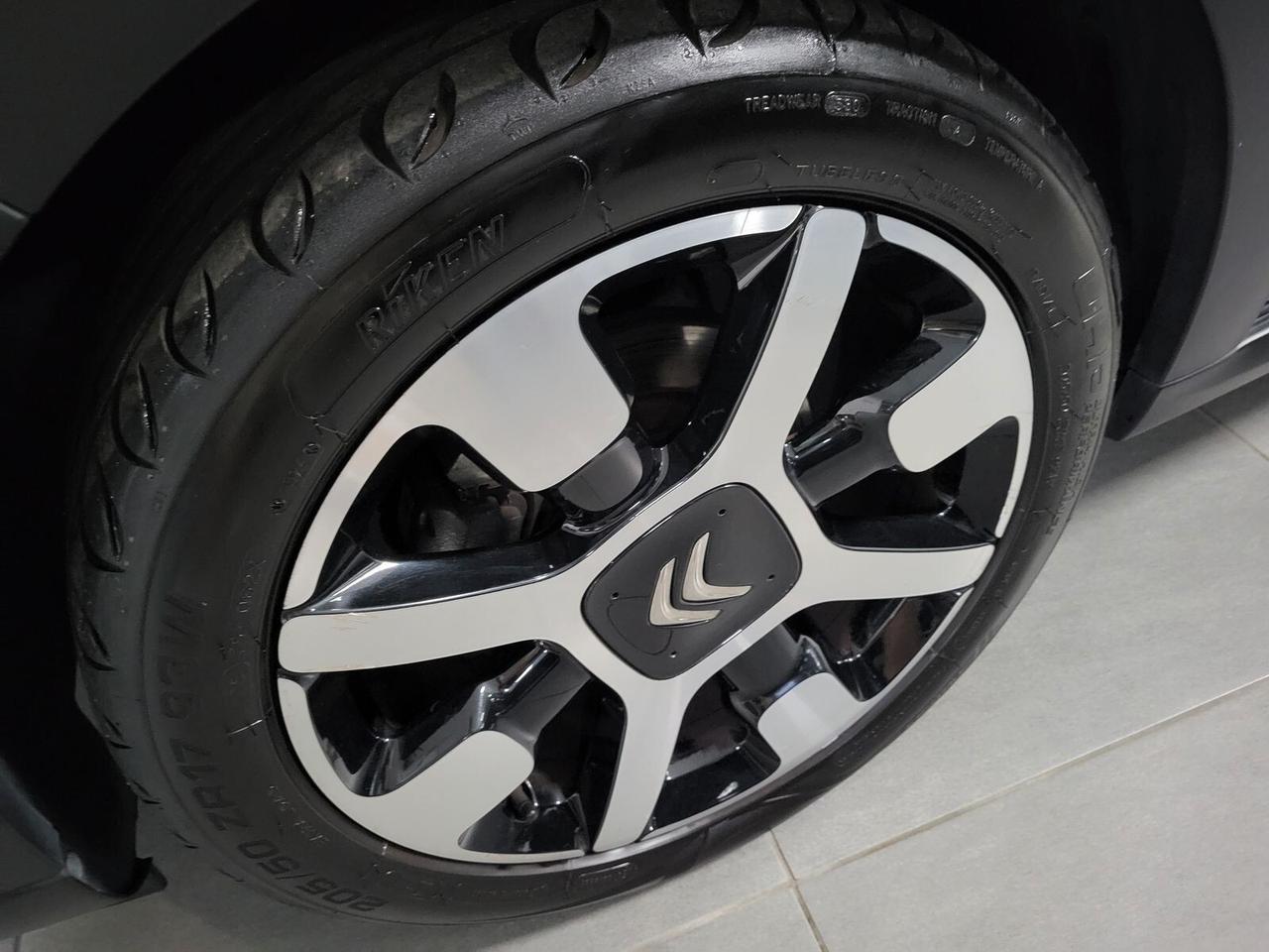 Citroen C3 1.2 110 CV *** SHINE FULL OPTIONALS DOPPIA TELECAMERA