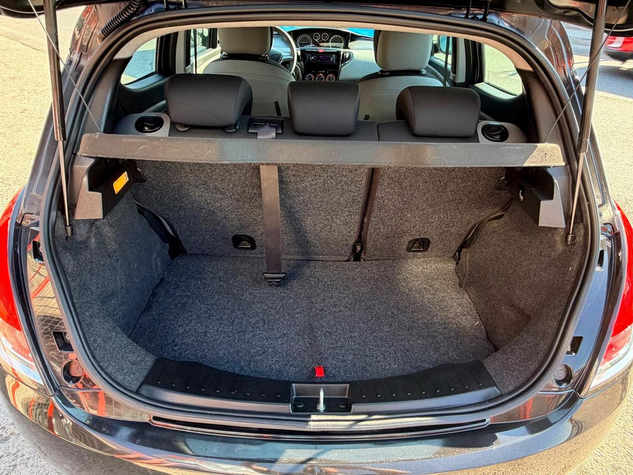 Lancia Ypsilon 1.2 69 CV 5 porte GPL Ecochic Gold