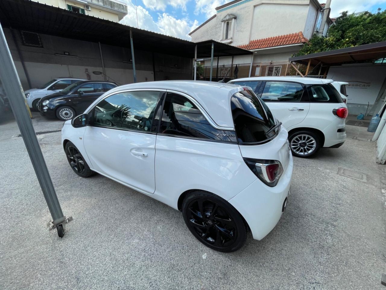 Opel Adam 1.4 87 CV White/Black Link