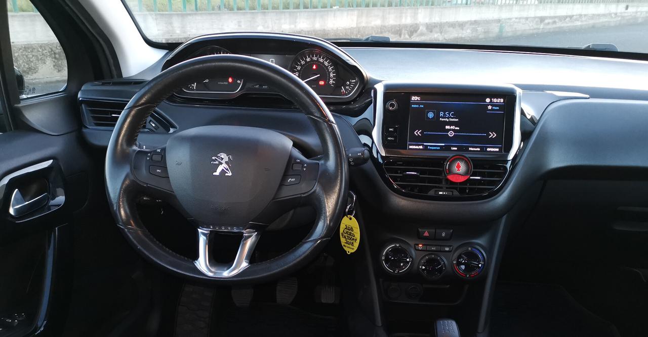 Peugeot 208 BlueHDi 75 5 porte Black Line 2