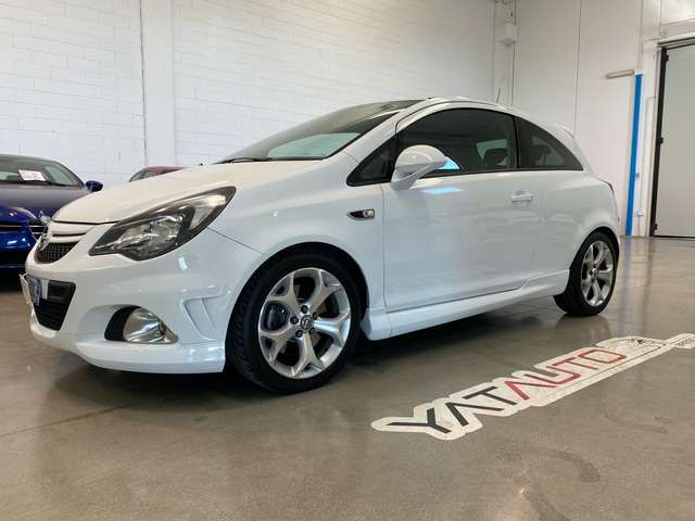 Opel Corsa 1.6 T 192CV 3 porte OPC