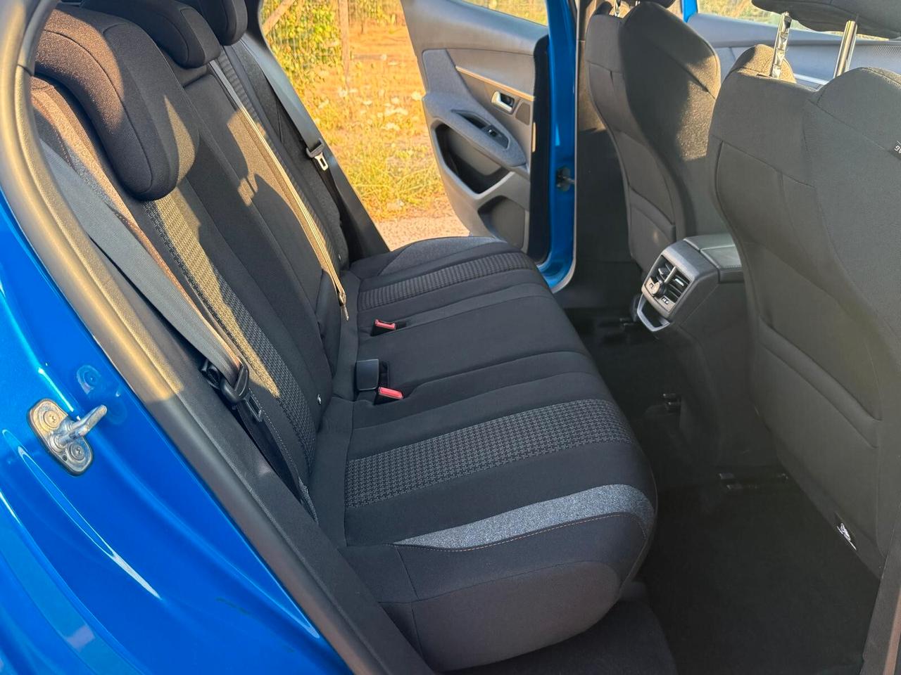 Peugeot 3008 BlueHDi 130 S&S Active Business