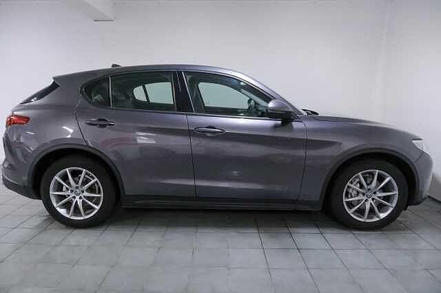 Alfa Romeo Stelvio 2.2 Turbodiesel 180 CV AT8 RWD Super