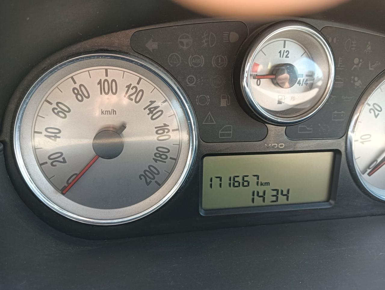Lancia Ypsilon 1.3 MJT 75 CV Platino