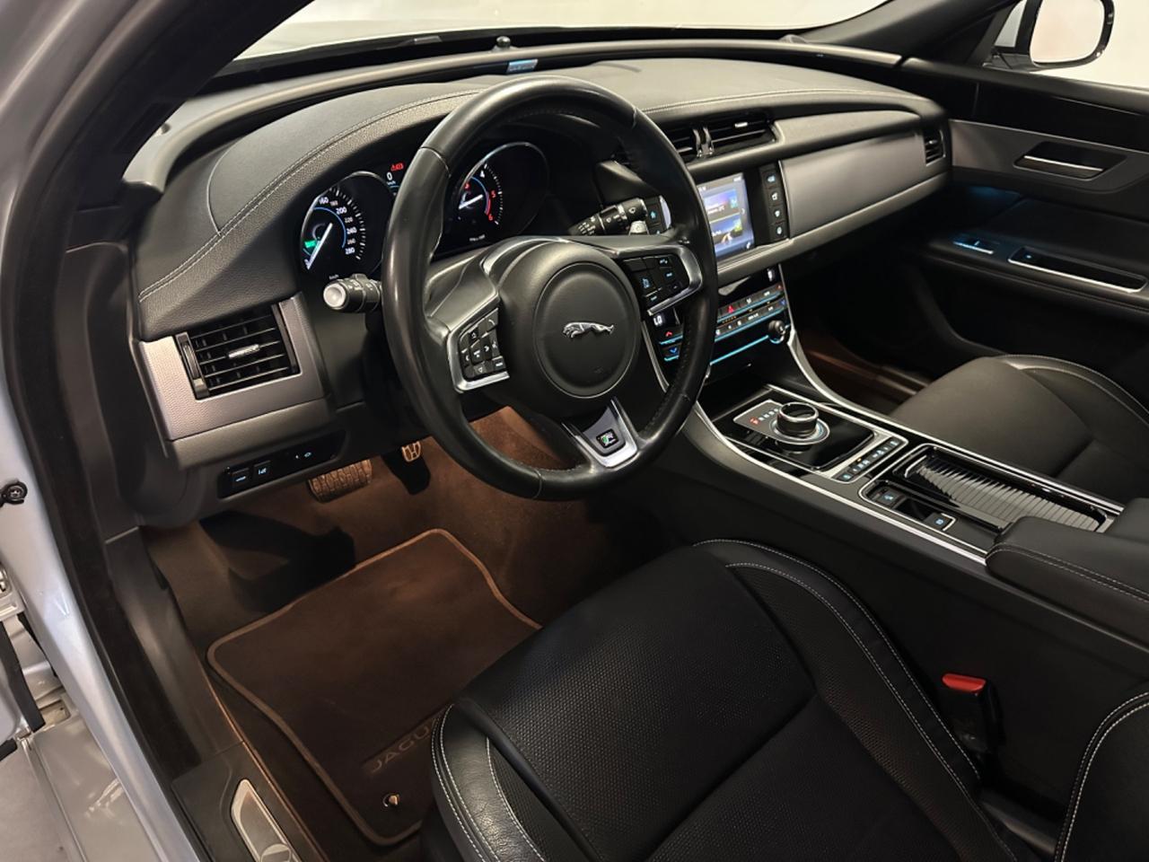 JAGUAR XF 2.0D AWD AUTOMATICA 240CV R-SPORT