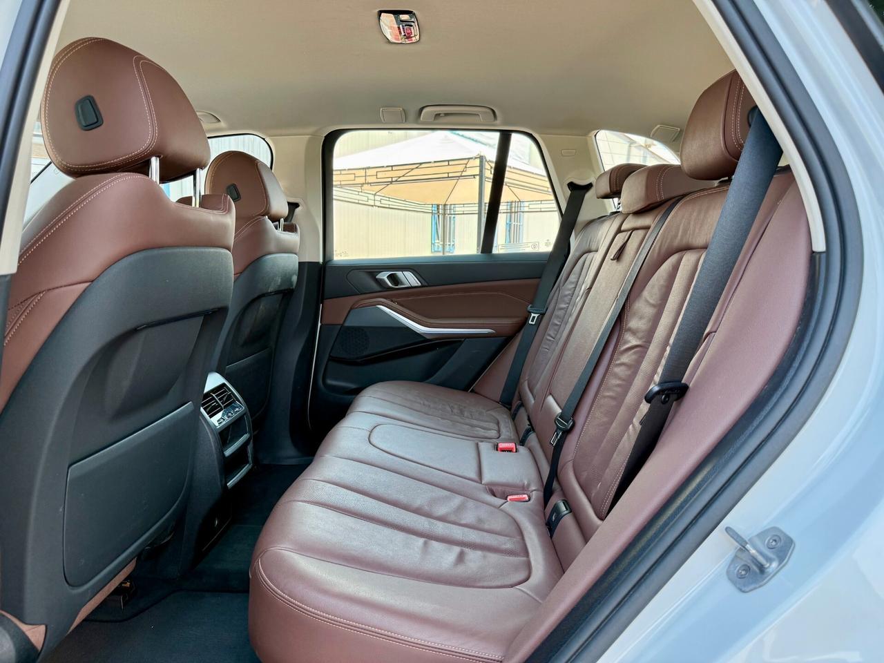 BMW X5 xdrive30d auto 265cv GANCIO TRAINO IVA ESPOSTA 40%