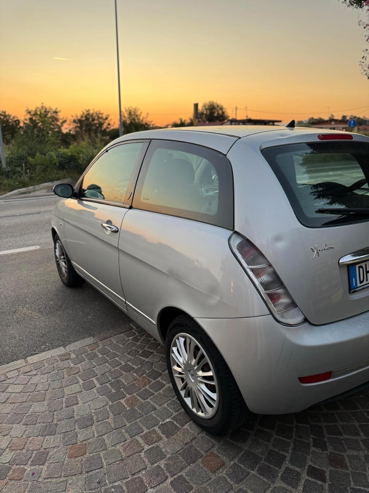 Lancia Ypsilon 1.2 Argento
