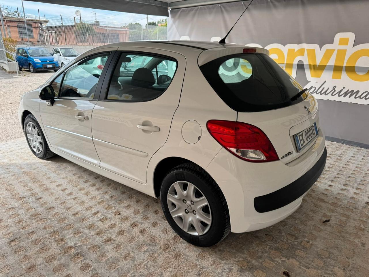 Peugeot 207 1.4 HDi 70CV 5p. Active