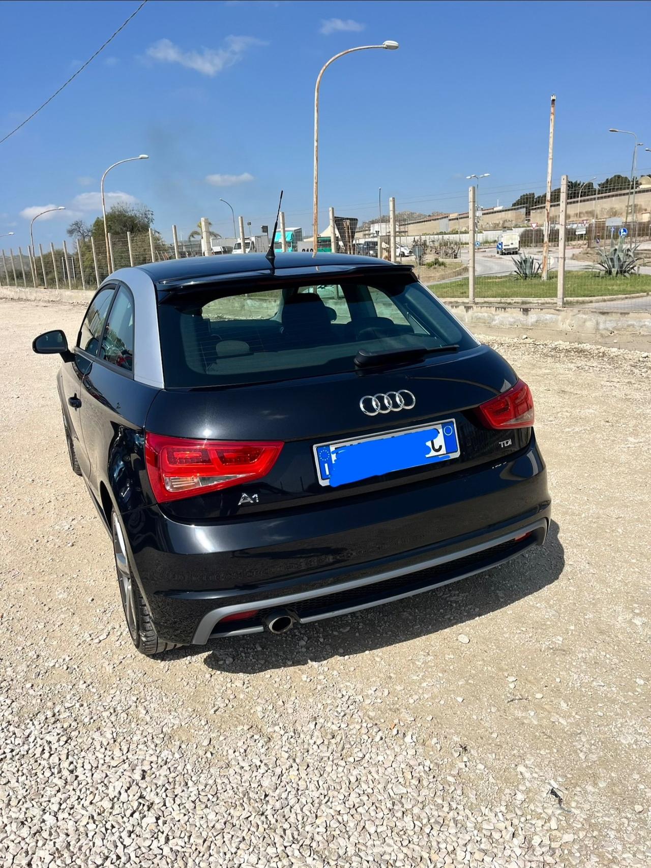 Audi A1 1.6 TDI 105 CV S-Line fari uxeno