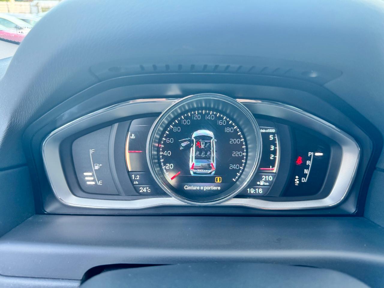 Volvo XC 70 XC70 D5 AWD Geartronic Momentum