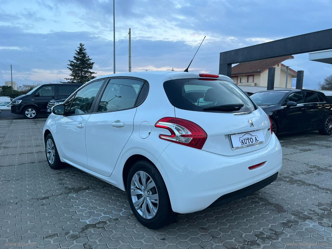 PEUGEOT 208 1.4 HDi 68 CV 5p. Active