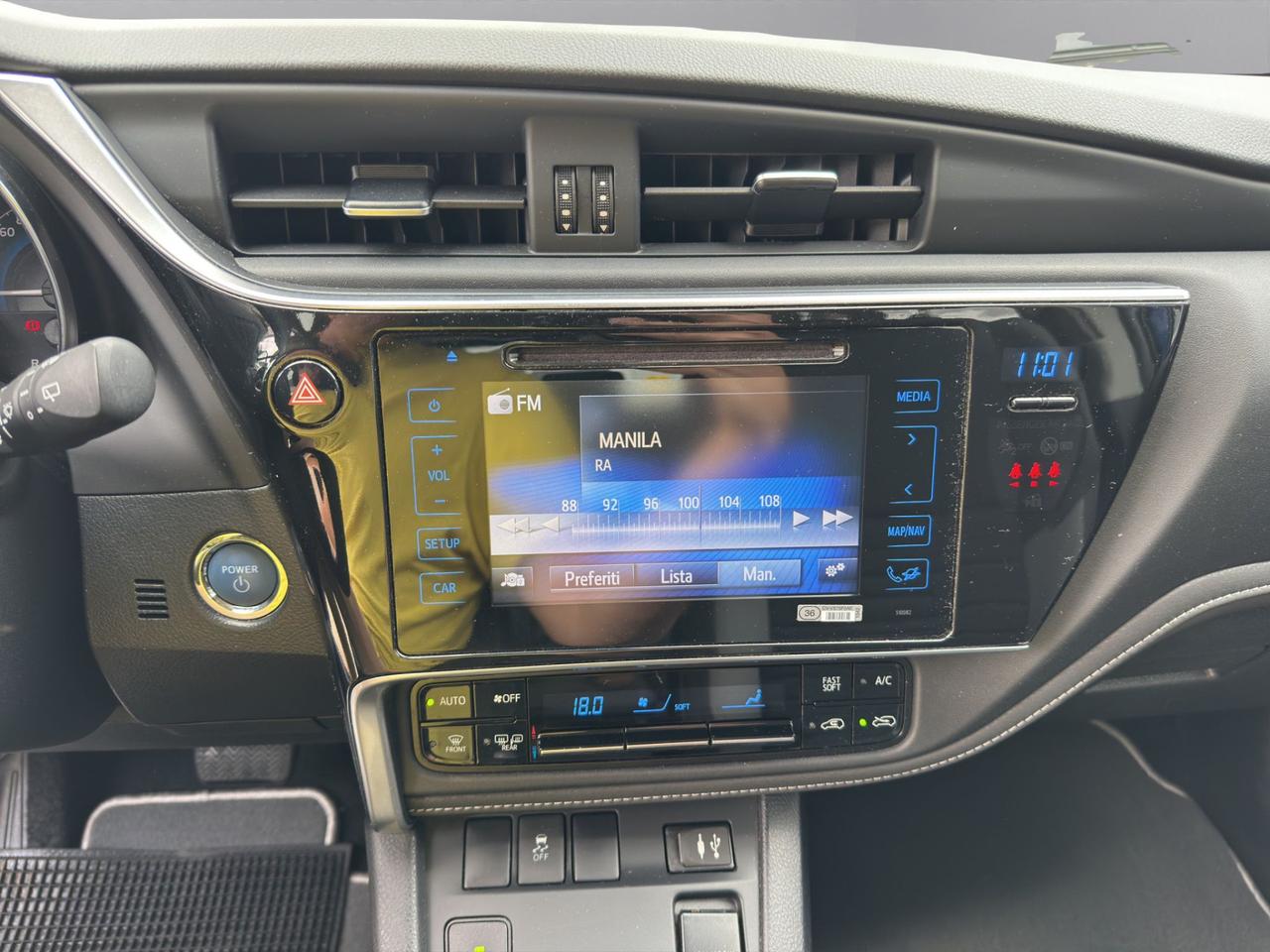 Toyota Auris 1.8h Active cvt my17
