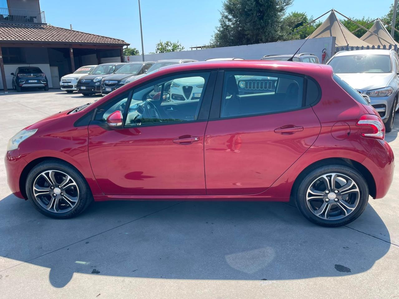 Peugeot 208 1.2 2015 100 mila km
