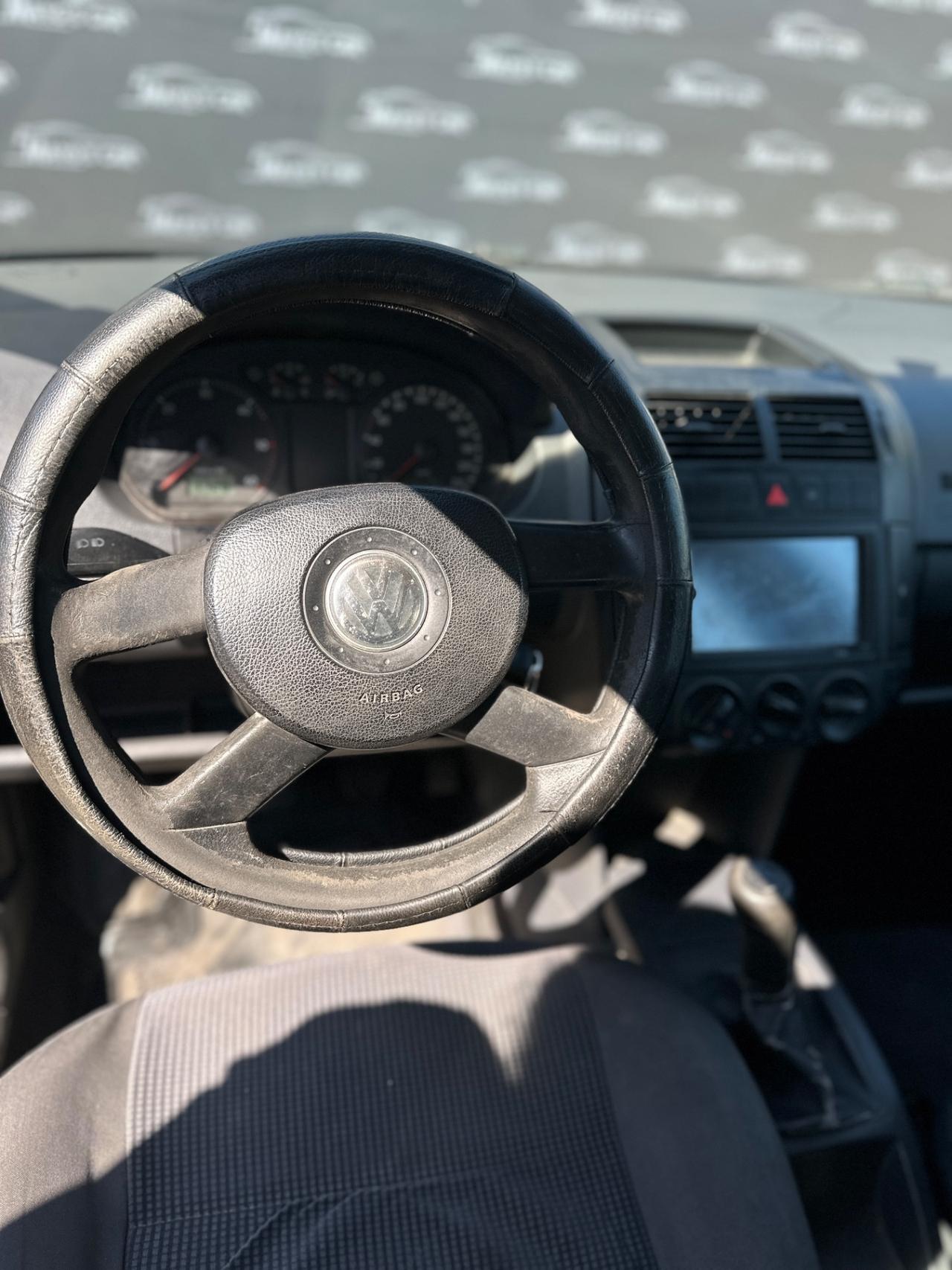 VOLKSWAGEN POLO (anno 2006)