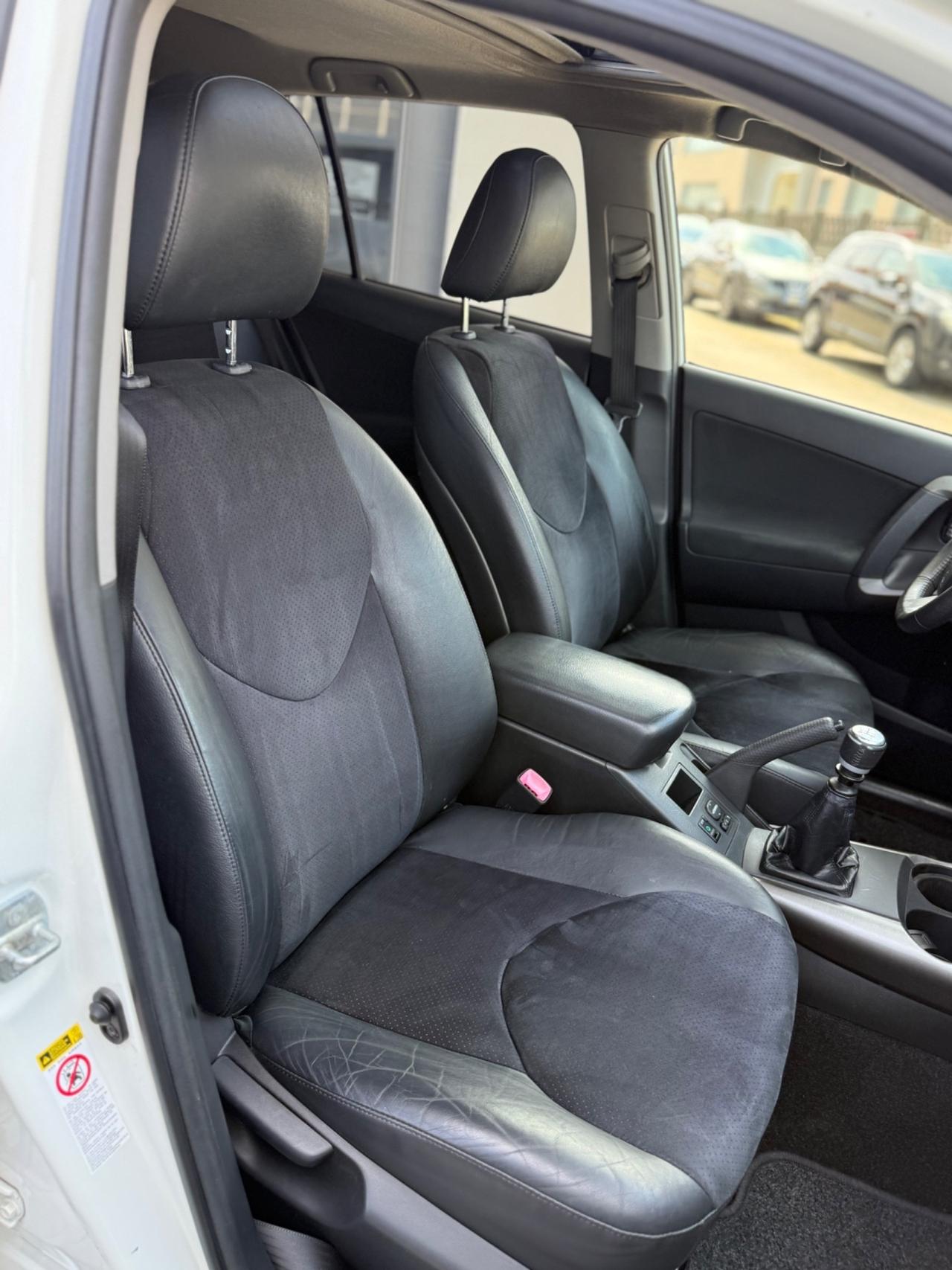 Toyota RAV 4 RAV4 Crossover 2.2 D-4D 150 CV DPF Exclusive