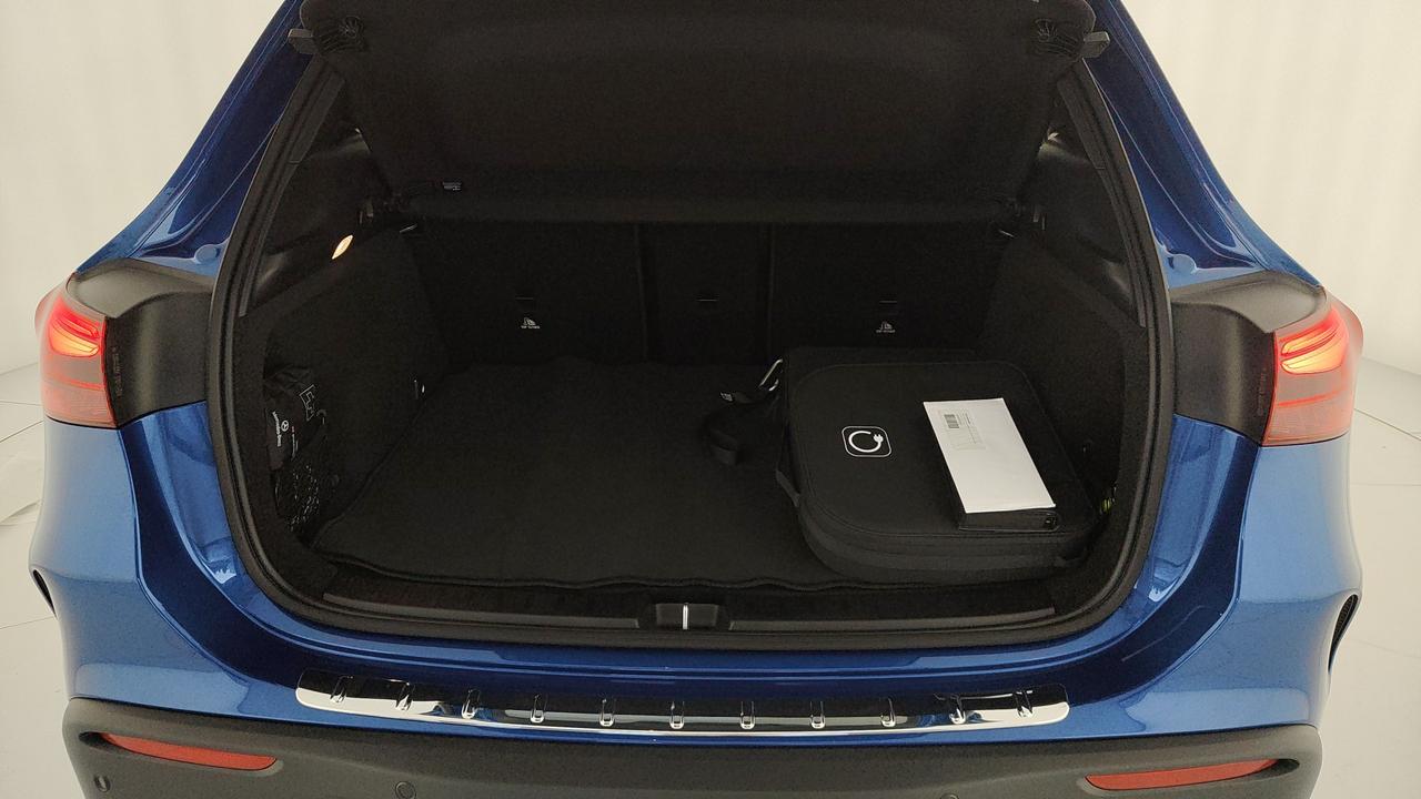 Mercedes-Benz EQA 300 AMG Line Advanced 4matic