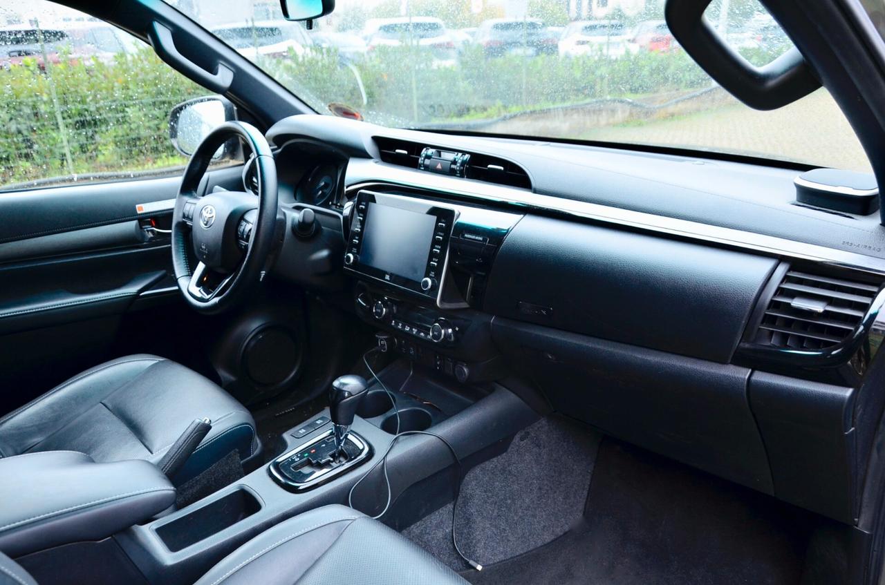 TOYOTA HILUX 2.8d DOUBLE CAB INVINCIBLE 4WD 204cv AUTO, UNICOPROPRIETARIO, UFF ITALIANA, EURO 6D, SERVICE TOYOTA, HI-FI JBL, RETROCAMERA, PERMUTE
