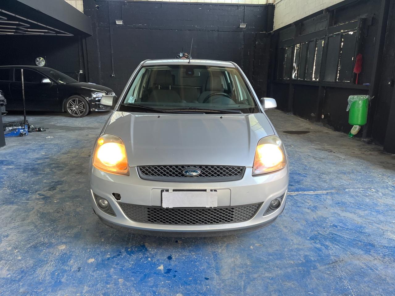 Ford Fiesta 1.4 16V 5p. Ghia