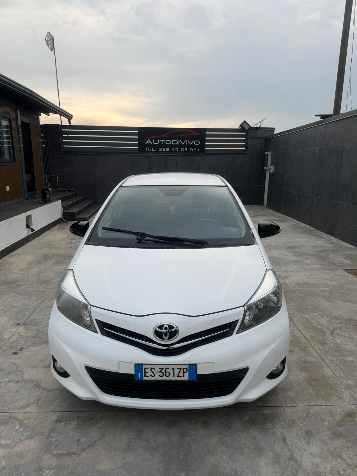 Toyota Yaris 1.0 5 porte Lounge
