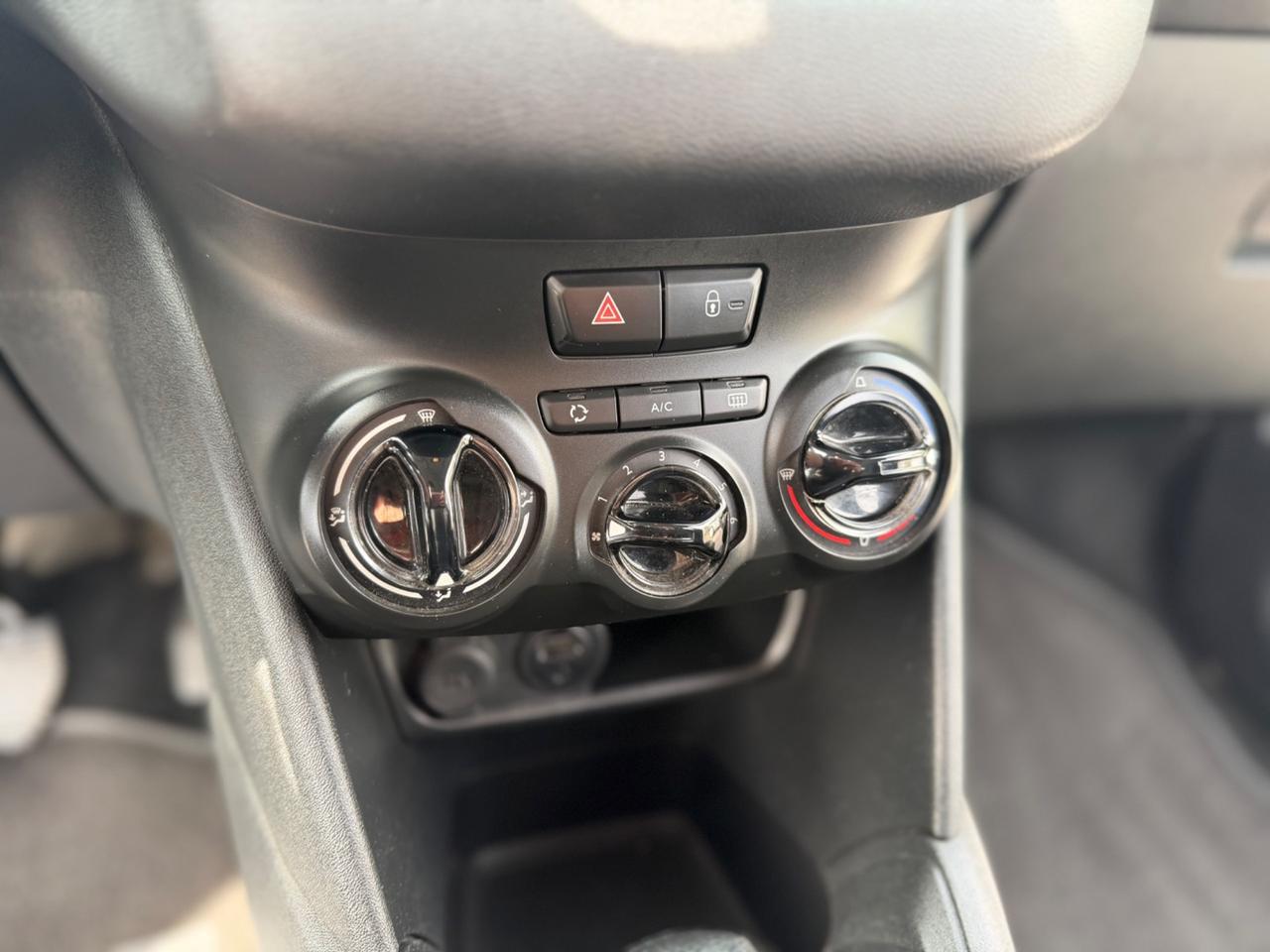 Peugeot 208 1.4 HDi 68 CV 5 porte Allure