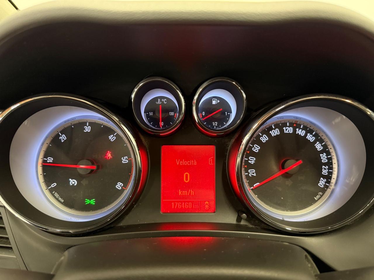 Opel Zafira Tourer 2.0 CDTi 7 POSTI