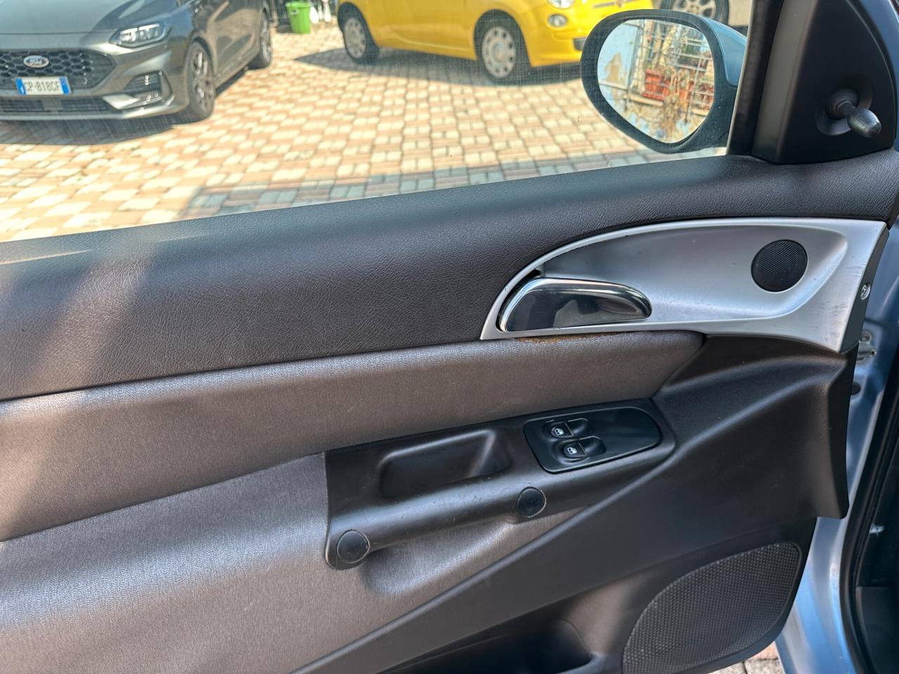 Lancia Ypsilon 1.3 MJT 75 CV Oro