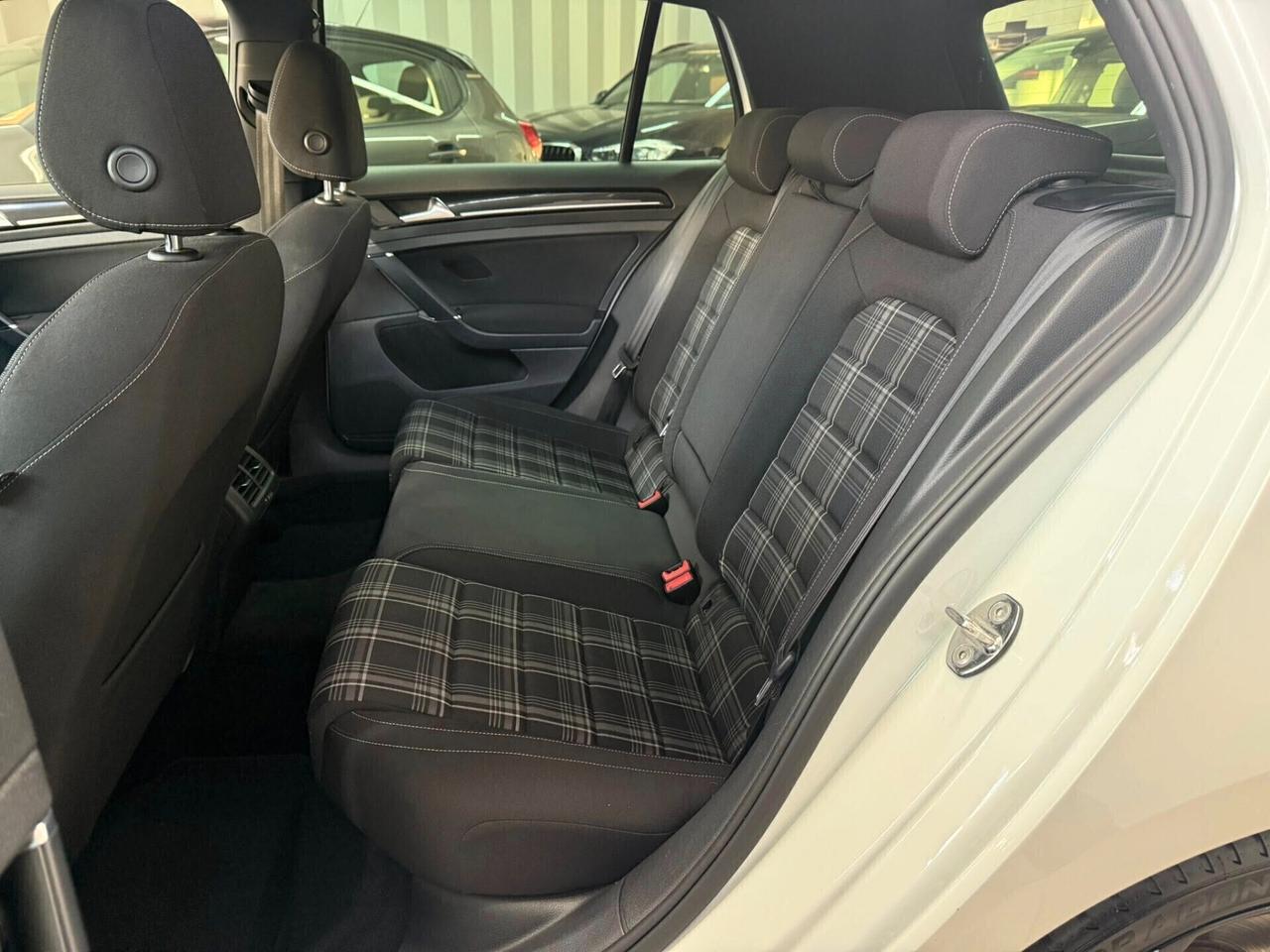 Volkswagen Golf GTD 2.0 TDI DSG 5p.