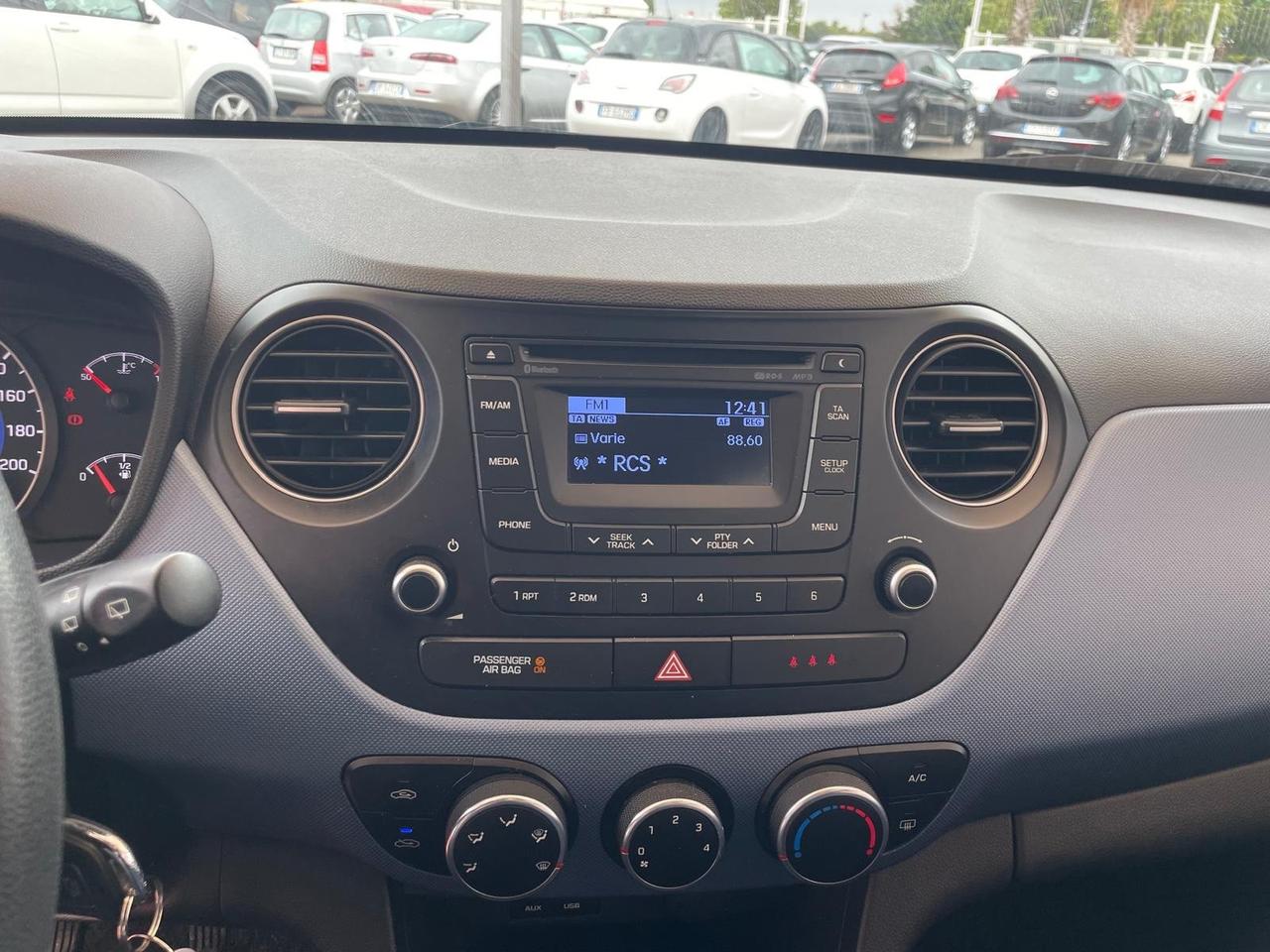 Hyundai i10 1.0 MPI Sound Edition