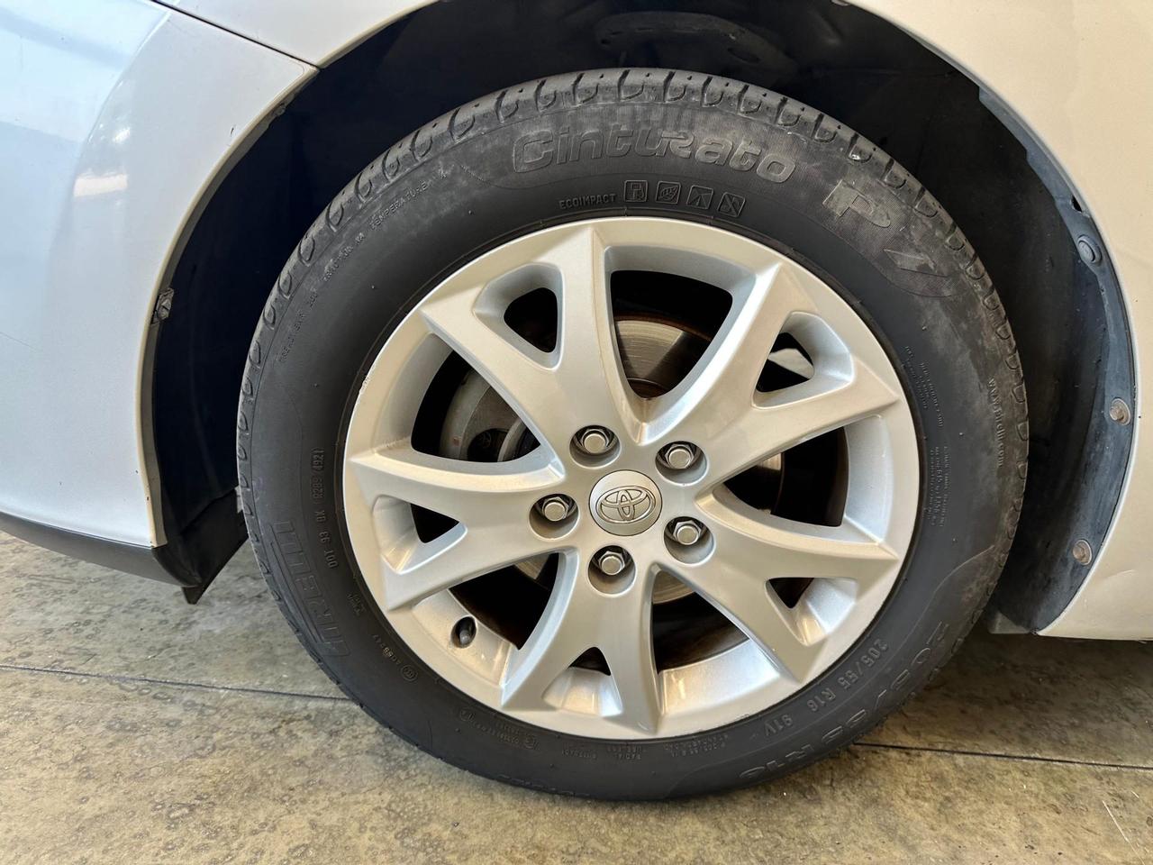 Toyota Auris 5p 1.4d Active c/CL