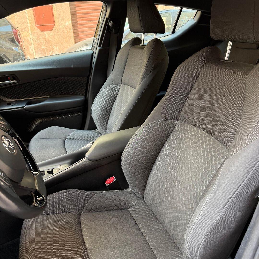 Toyota C-HR 1.8 Hybrid E-CVT GR Sport