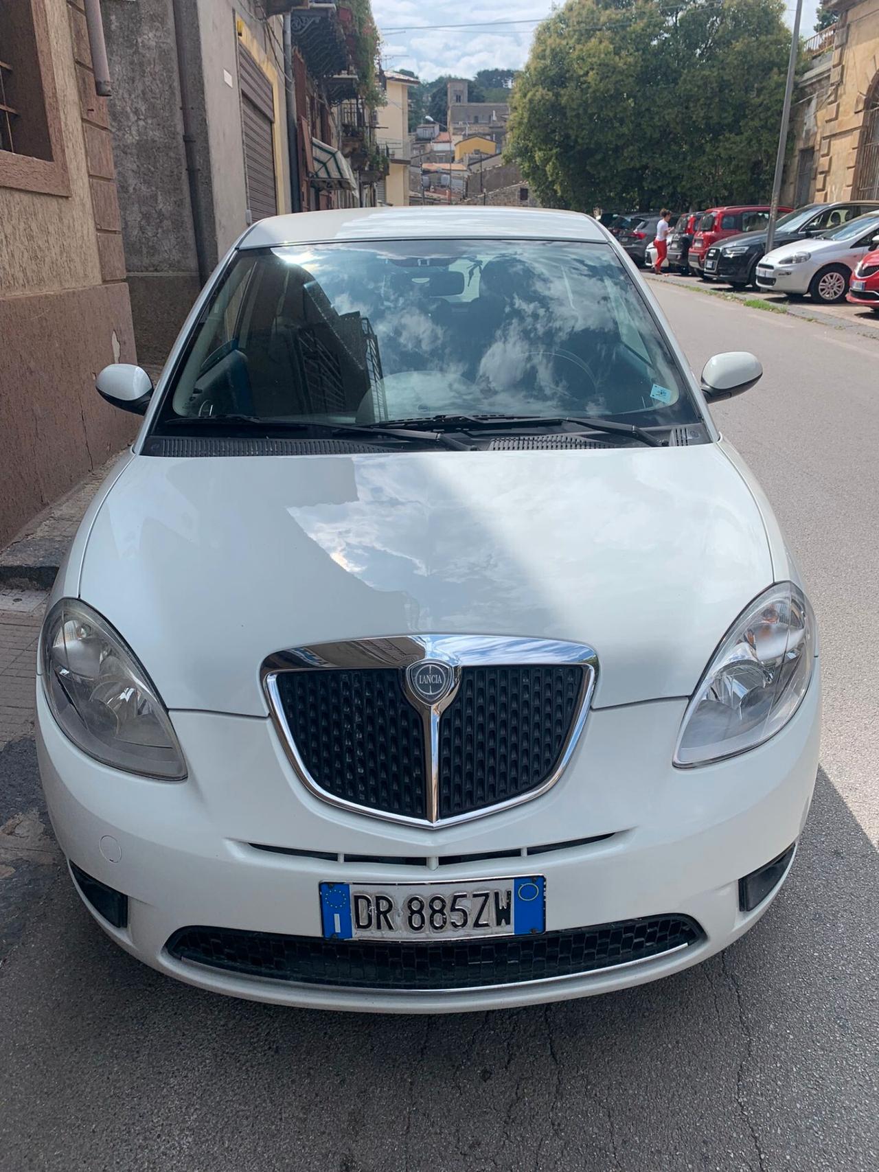 Lancia Ypsilon 1.2 Argento