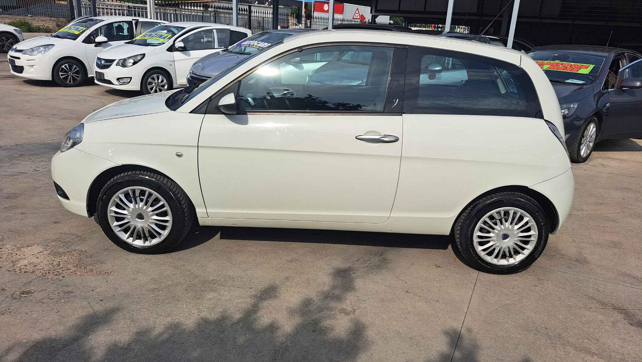 Lancia Ypsilon 1.3 MJT 75 CV