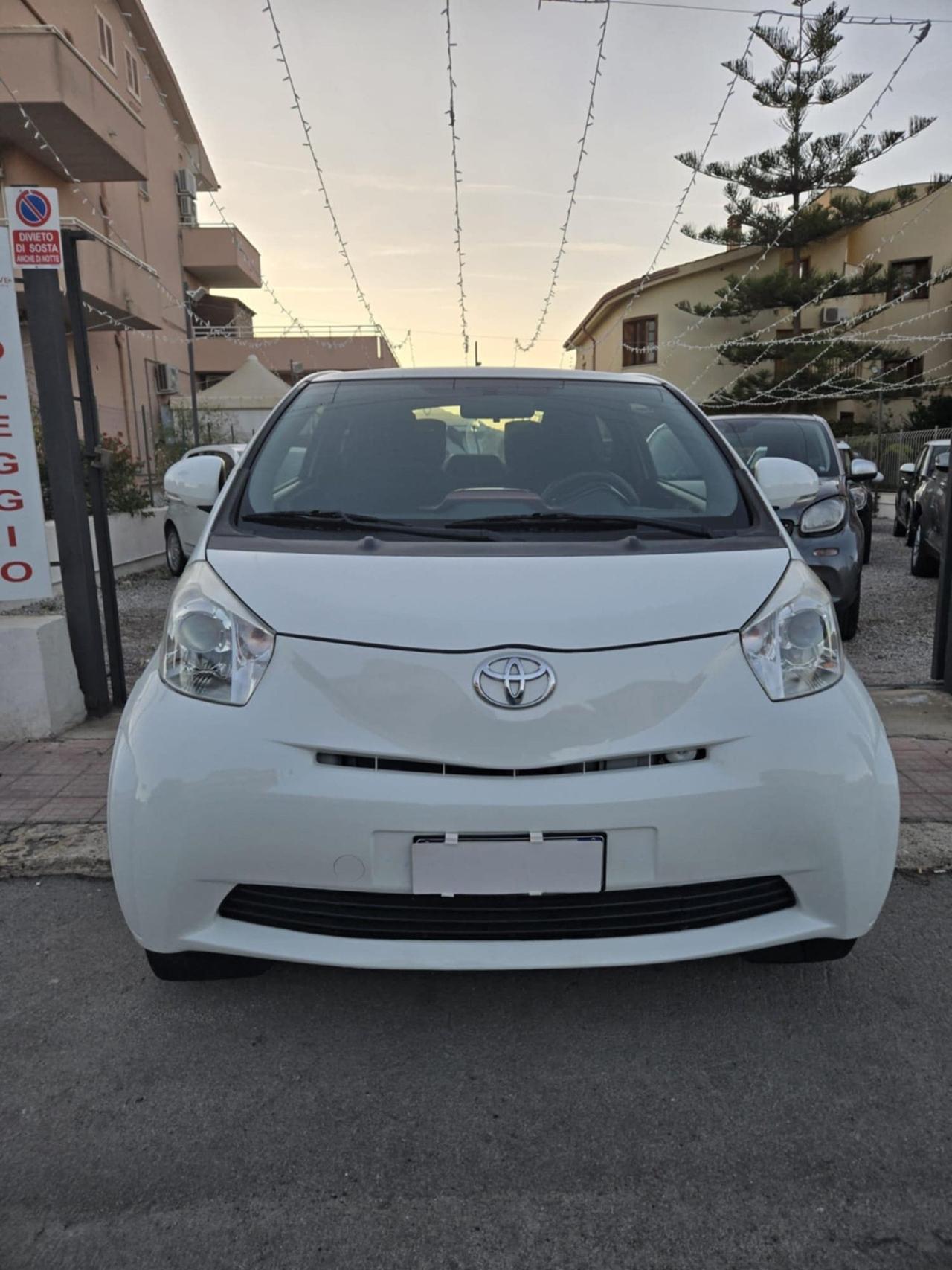 Toyota iQ 1.0