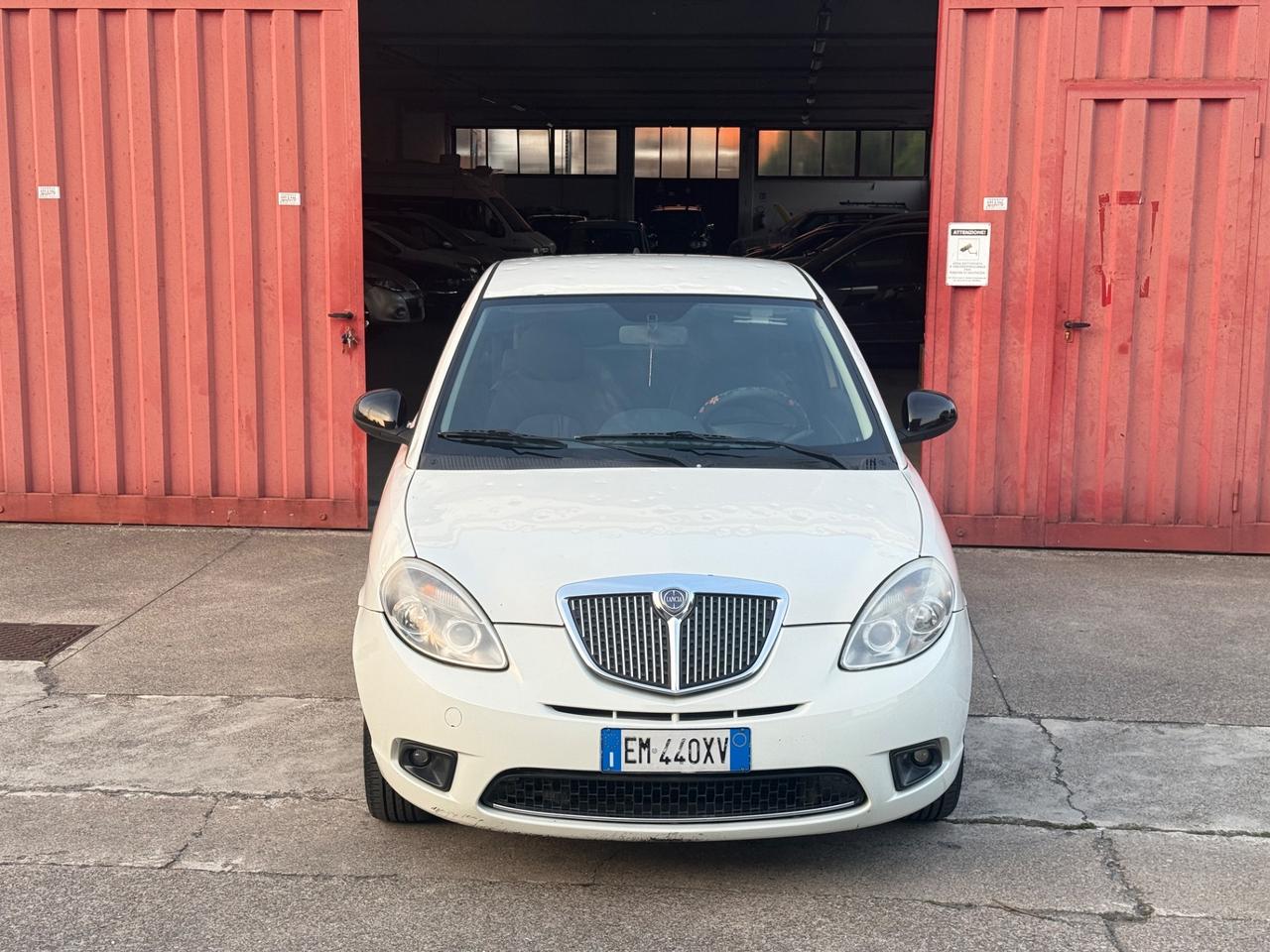 Lancia Ypsilon 1.2 69 CV 5 porte S&S Silver