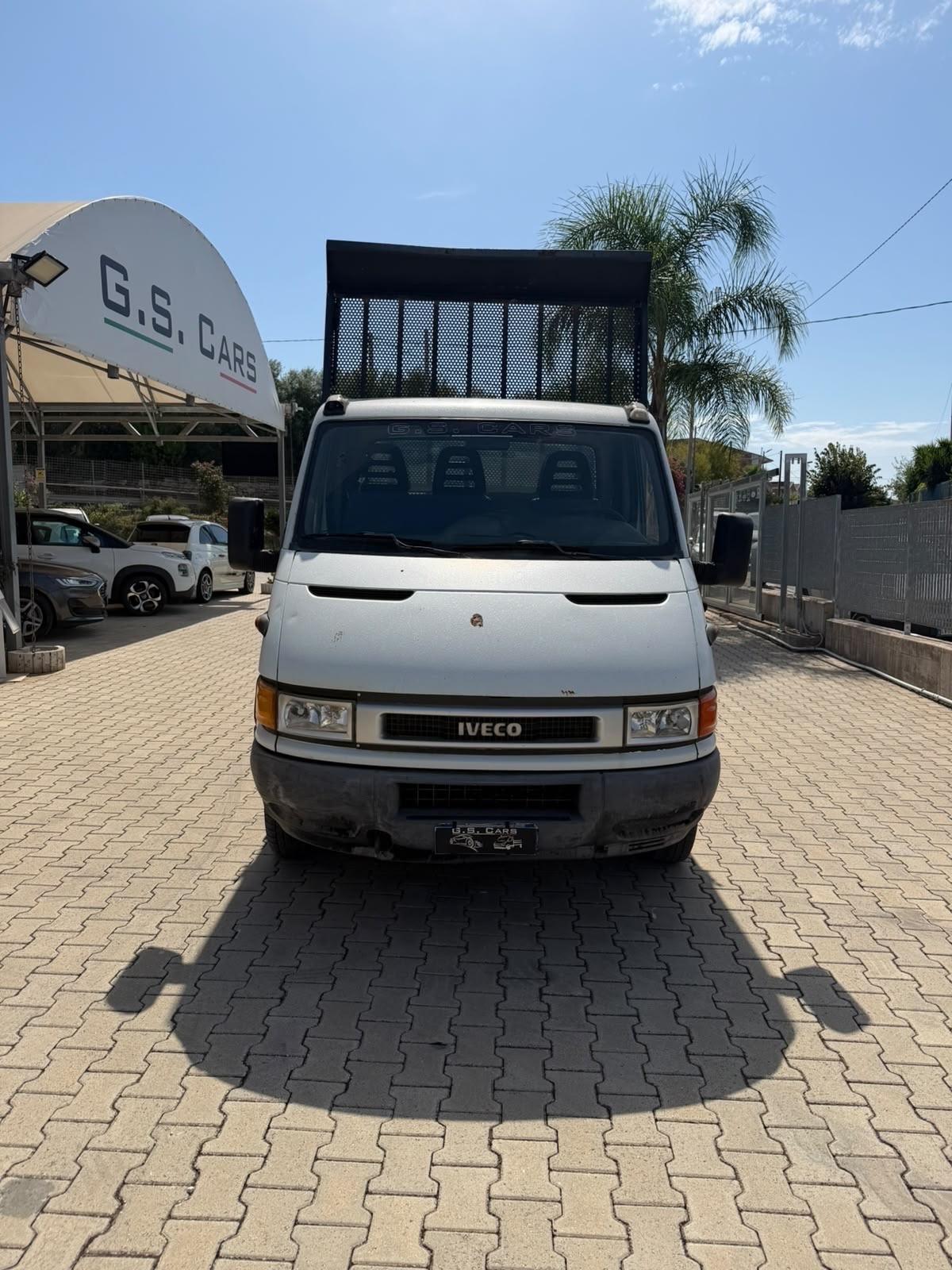 IVECO 35c13 RIBALTABILE TRILATERALE