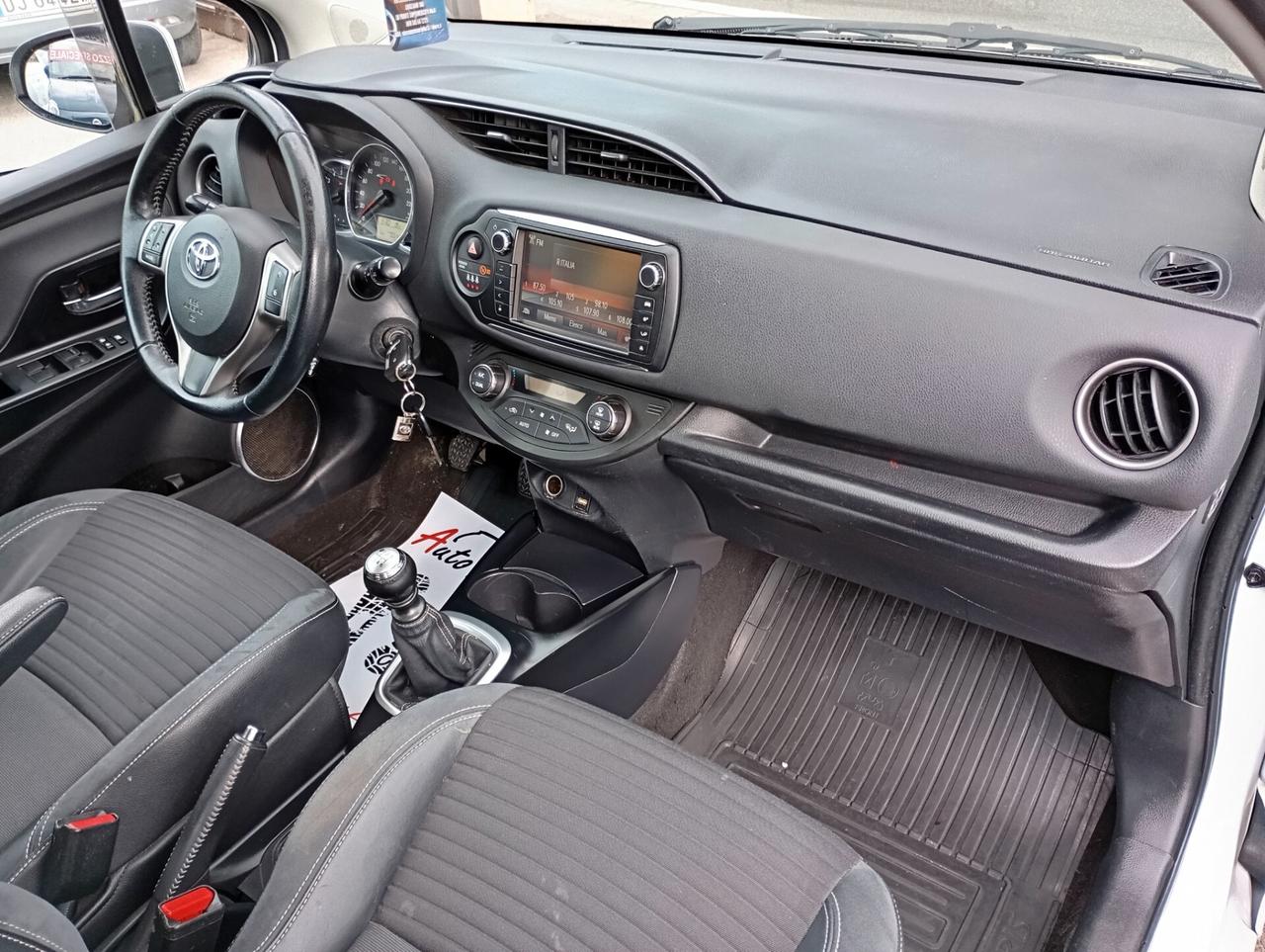 Toyota Yaris 5P 1.4 D-4D Lounge