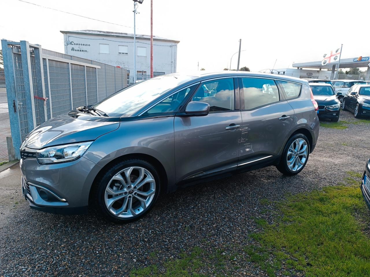 Renault Grand Scenic Blue dCi 120 CV Sport Edition2