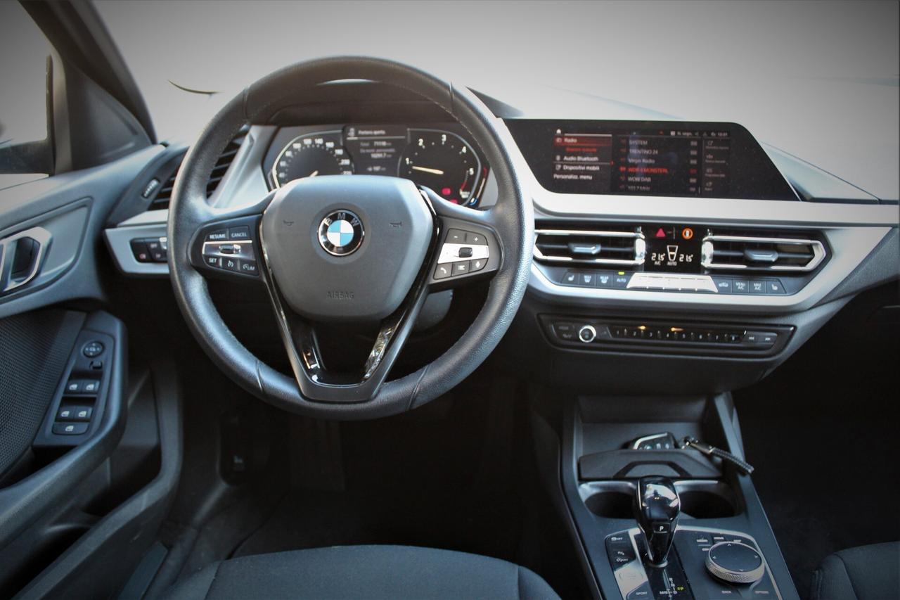 Bmw 118 118d 5p. Business Advantage