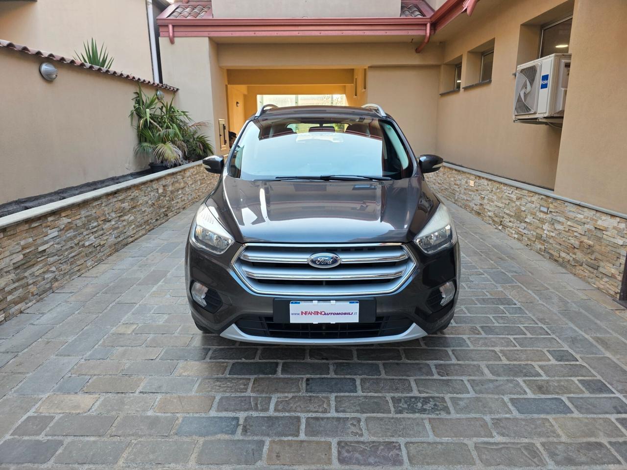 Ford Kuga 1.5 TDCI 120 CV S&S 2WD Titanium