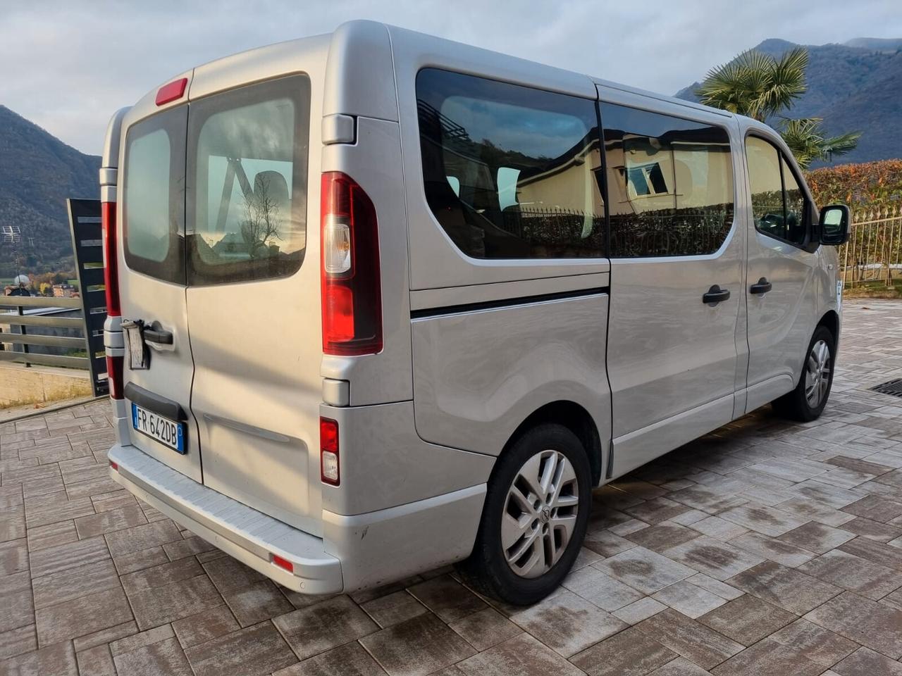 Opel Vivaro OPEL VIVARO 1.6 BITURBO ECOFLEX 9 POSTI