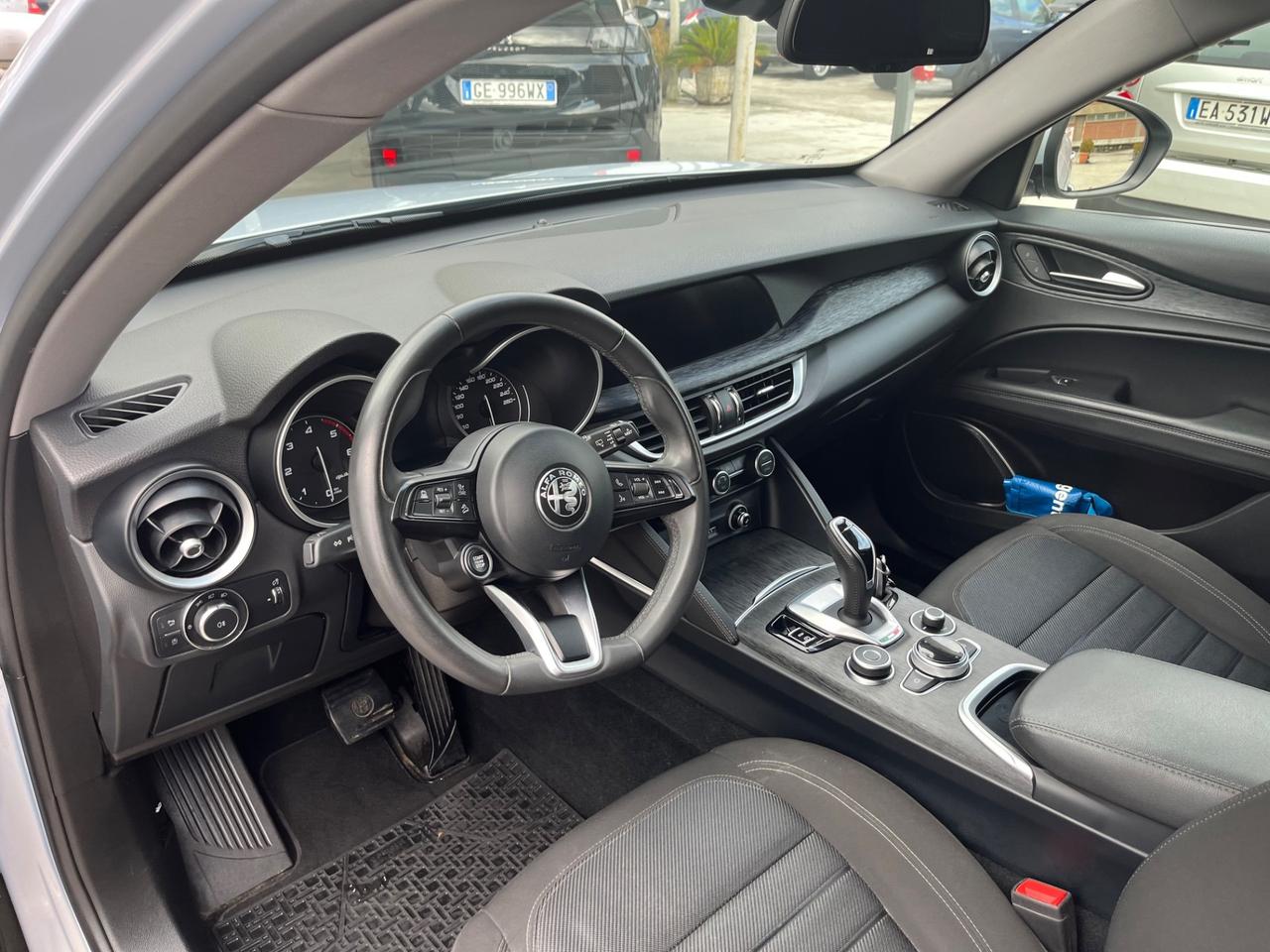 Alfa Romeo Stelvio 2.2 Turbodiesel 160 CV AT8 RWD Business