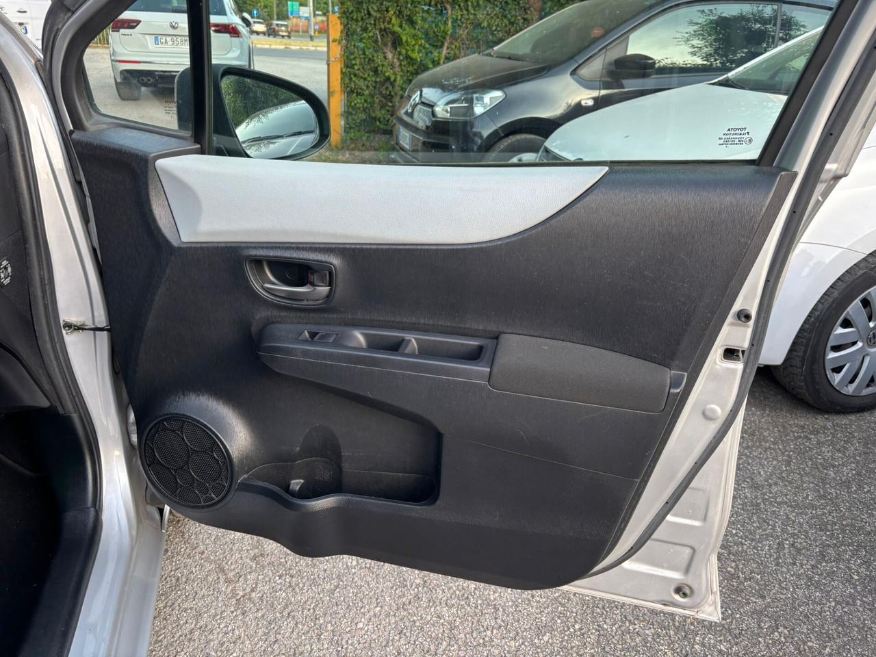 Toyota Yaris 1.5 Hybrid 5 porte Lounge Più OK Neopatentati