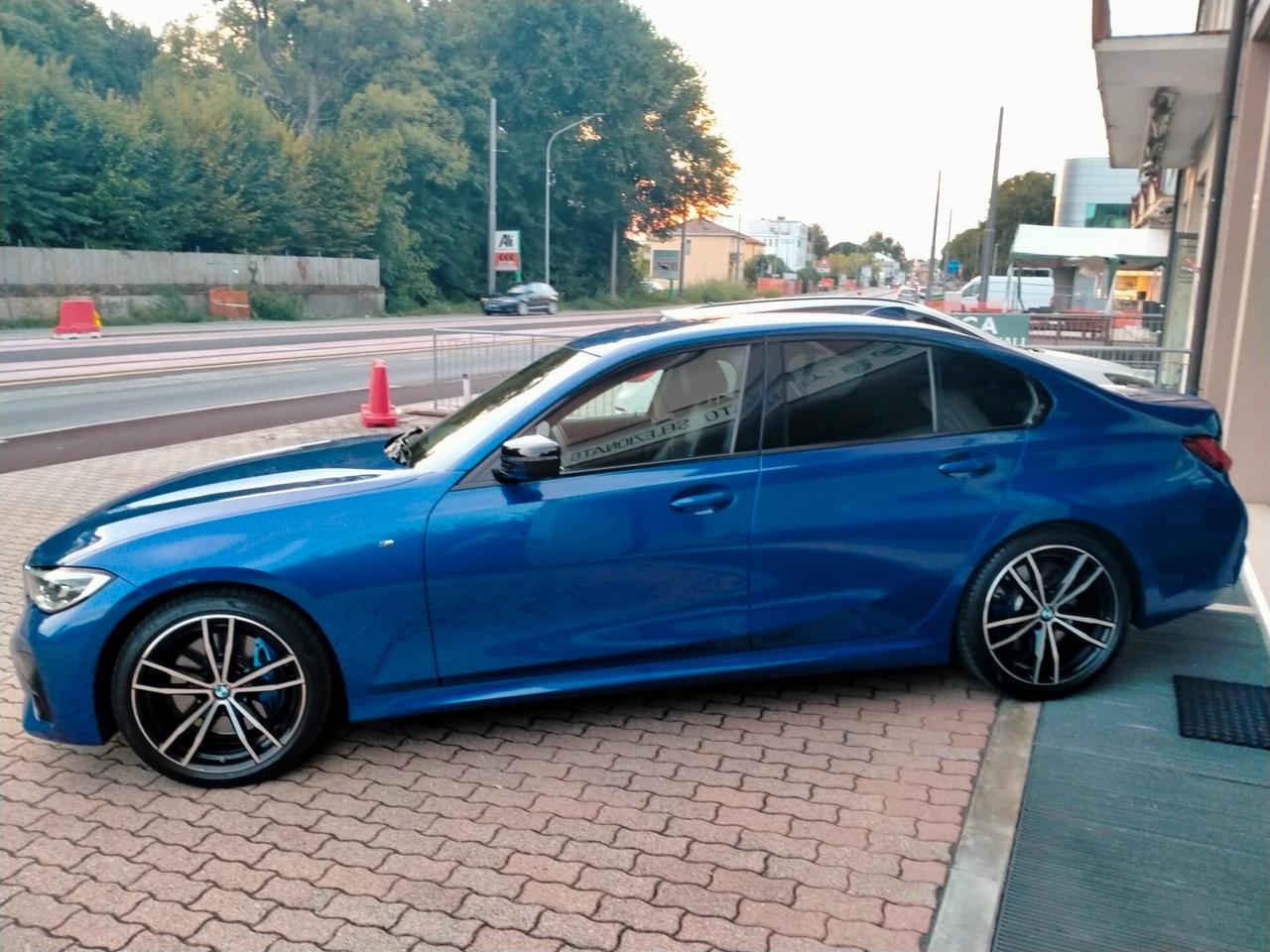 BMW 320 D MHEV 48V G20 4P MSPORT LEGA 19 / FRENI "M" / BI-LED / ASS.ADATTIVO / VOL. SEDILI RISC. / PACK COMFORT
