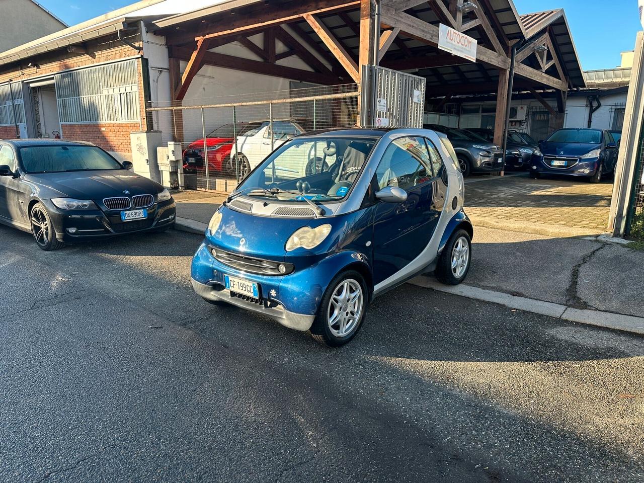 Smart 700 city-coupé pure (45 kW)